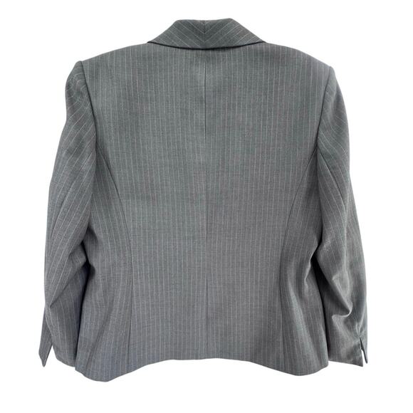 Le Suit Women’s 2-Piece Charcoal gray shirt Pinstripe Suit Set Size 18 - Picture 6 of 6